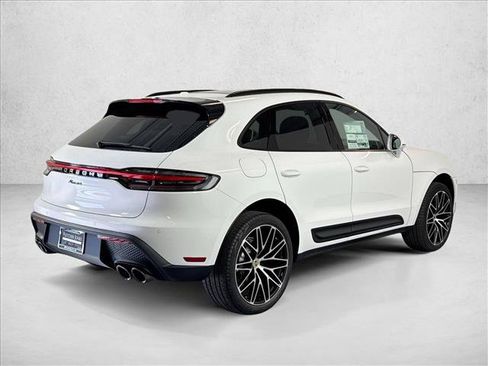 Certified 2026 Porsche Macan AWD/4WD image 9