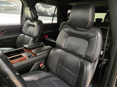 Used 2024 Lincoln Navigator L 4WD image 32