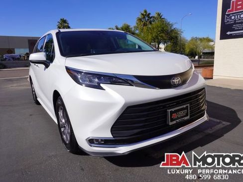 Used 2023 Toyota Sienna XLE image 36