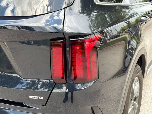Used 2023 Kia Sorento EX FWD image 10