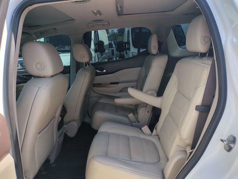 Used 2017 GMC Acadia Denali w/ Technology Package FWD image 16