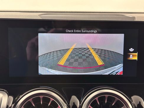 Used 2022 Mercedes-Benz GLB 35 AMG 4MATIC image 39