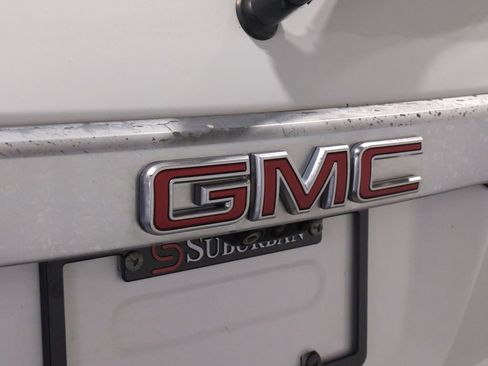 Used 2022 GMC Acadia Denali w/ Denali Ultimate Package image 12