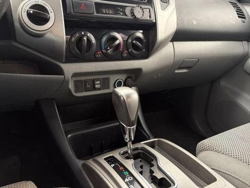 Used 2014 Toyota Tacoma 4x4 Access Cab V6 w/ TRD Off-Road Package image 12