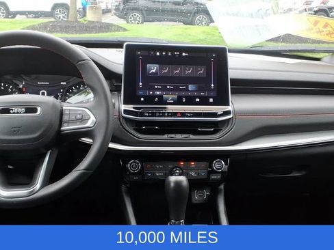 Used 2025 Jeep Compass Trailhawk AWD/4WD image 11