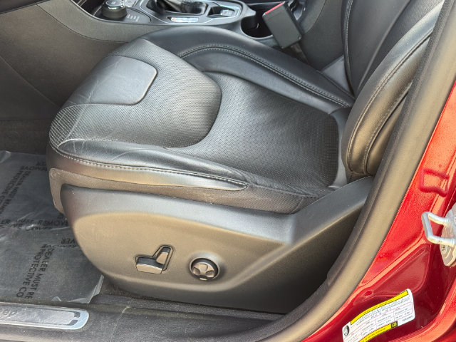 Used 2019 Jeep Cherokee High Altitude AWD/4WD image 14