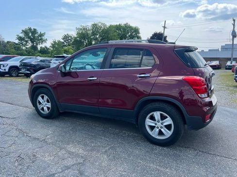 Used 2017 Chevrolet Trax LT w/ Sun & Sound Package FWD image 6