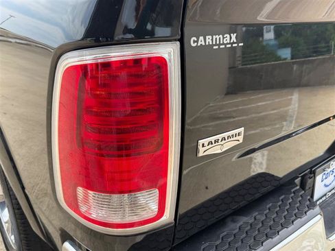Used 2018 RAM 1500 Laramie AWD/4WD image 21
