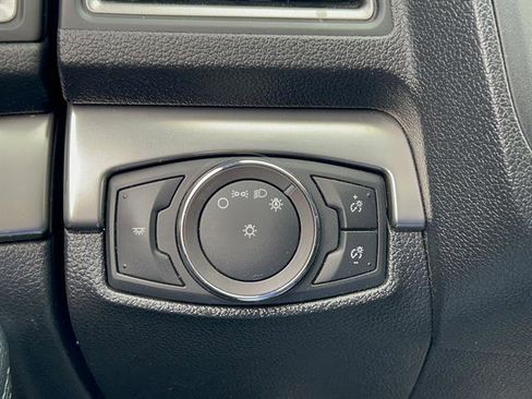 Used 2018 Ford Explorer XLT AWD/4WD image 29