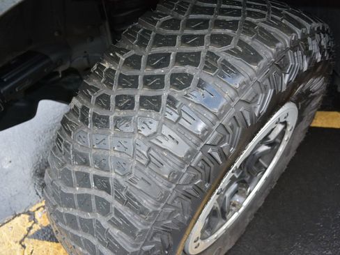 Used 2023 Ford Bronco Black Diamond w/ Sasquatch Package image 7