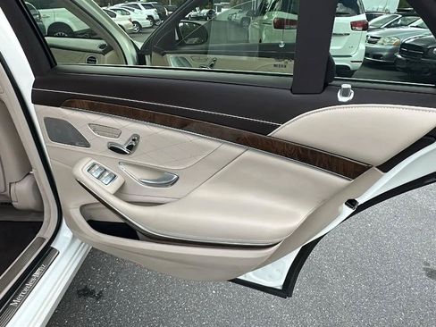 Used 2017 Mercedes-Benz S 550 Sedan image 24