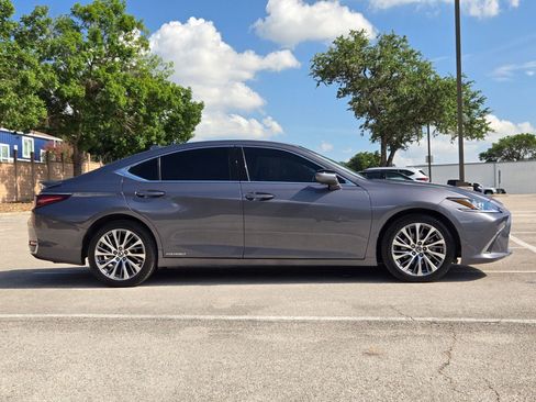 Used 2020 Lexus ES 300h w/ Premium Package FWD image 3