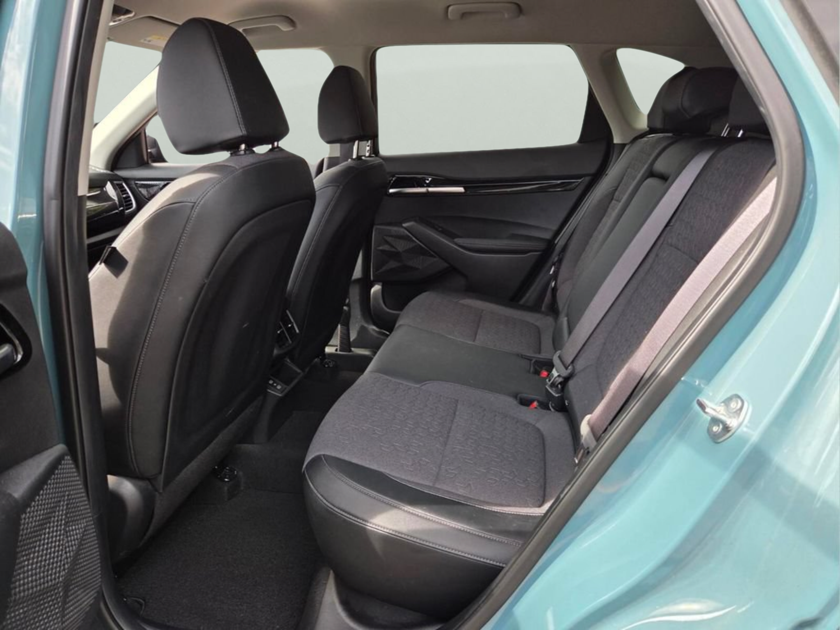 Certified 2025 Kia Seltos S FWD image 10