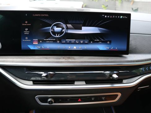 Used 2025 BMW X5 sDrive40i RWD image 24