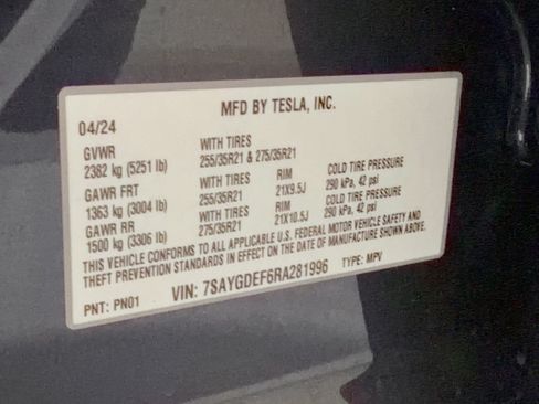 Used 2024 Tesla Model Y Performance AWD/4WD image 31