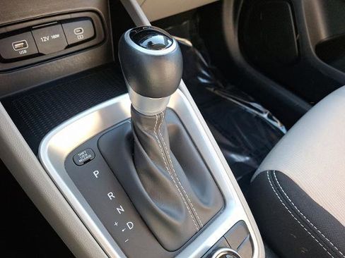 Certified 2024 Hyundai Venue SEL image 15