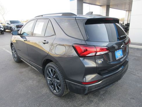 Used 2022 Chevrolet Equinox RS image 3