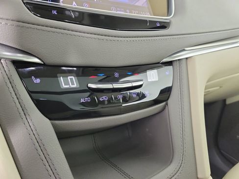 Used 2022 Cadillac XT5 Premium Luxury FWD image 28
