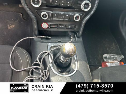 Used 2017 Ford Mustang Coupe RWD image 23