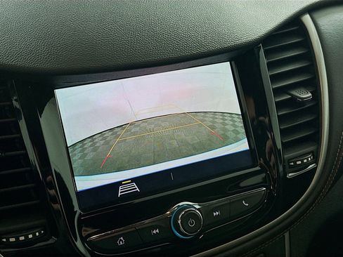 Used 2020 Chevrolet Trax LT w/ Driver Confidence Package image 22