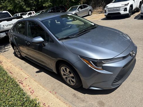 Used 2026 Toyota Corolla LE FWD image 39