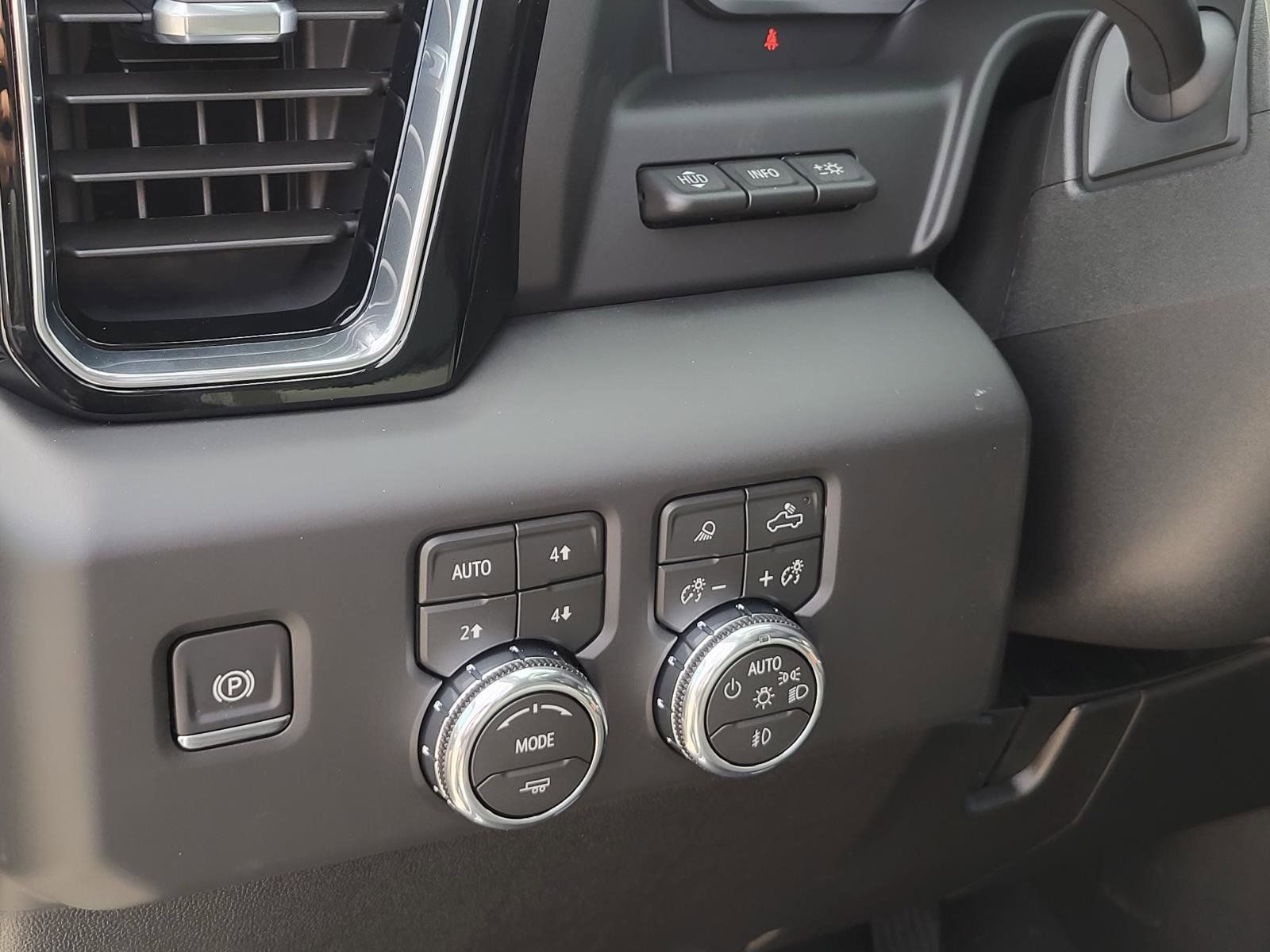 New 2026 GMC Sierra 2500 Denali w/ Denali Reserve Package AWD/4WD image 8