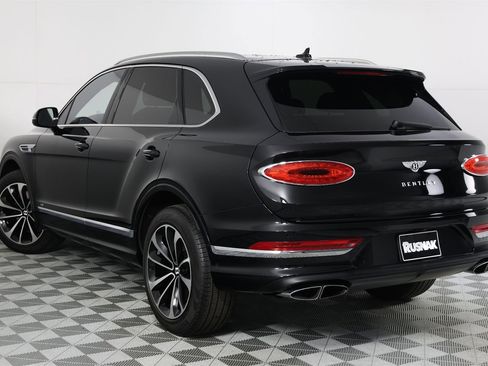 Used 2022 Bentley Bentayga image 2