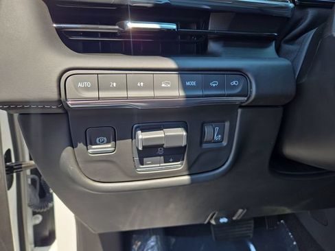 Used 2023 Cadillac Escalade Sport Platinum w/ LPO, ONYX Package AWD/4WD image 21
