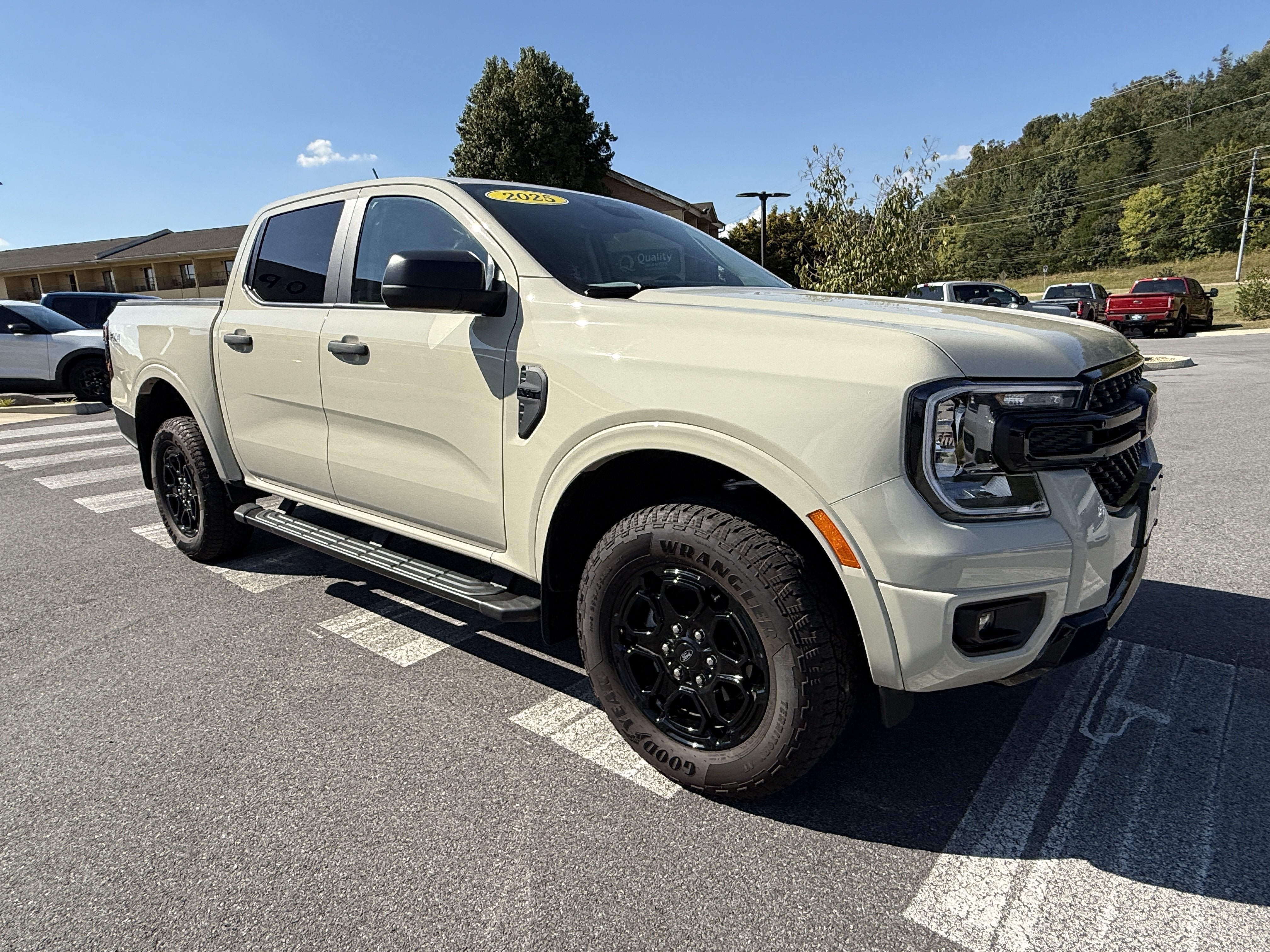 Used 2025 Ford Ranger XLT w/ Equipment Group 301A High AWD/4WD image 3
