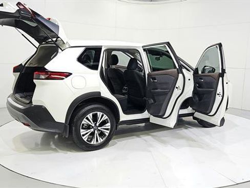 Certified 2022 Nissan Rogue SV FWD image 32