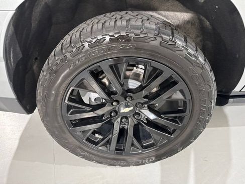 Used 2023 Chevrolet Tahoe High Country AWD/4WD image 11
