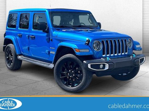 Used 2023 Jeep Wrangler Unlimited Sahara w/ Cold Weather Group AWD/4WD image 1