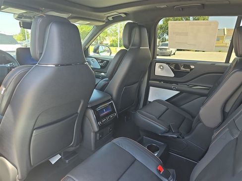 New 2025 Lincoln Aviator Black Label image 12