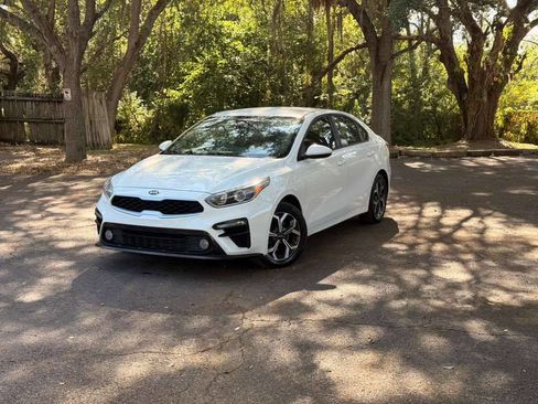 Used 2019 Kia Forte LXS FWD image 1