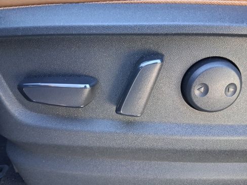 New 2026 Nissan Armada SL w/ Captain's Chari Seat Package image 27