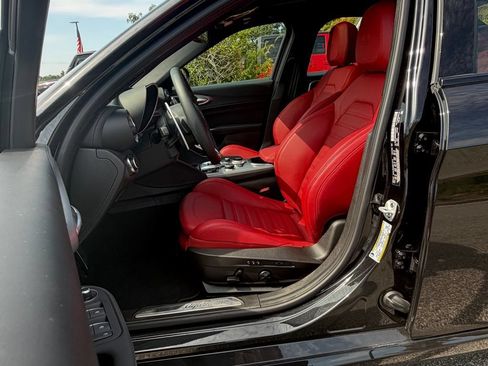 Used 2024 Alfa Romeo Giulia Veloce RWD image 14