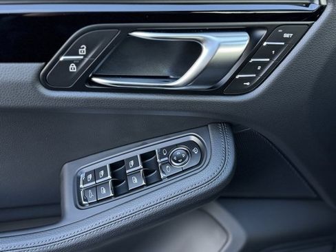 New 2026 Porsche Macan image 14