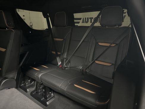 Used 2024 GMC Yukon AT4 w/ Technology Package image 36