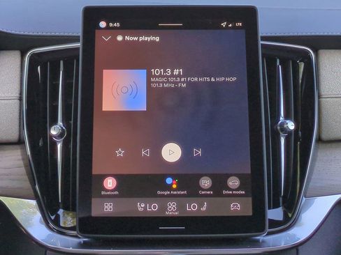 New 2026 Volvo XC90 B6 Plus w/ Protection Package Premier image 16