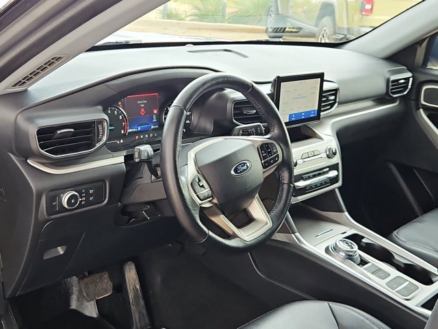 Used 2021 Ford Explorer XLT w/ Equipment Group 202A RWD image 7