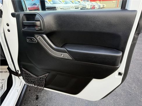 Used 2017 Jeep Wrangler Sport image 25