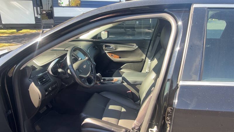 Used 2014 Chevrolet Impala LT w/ Convenience Package FWD image 14