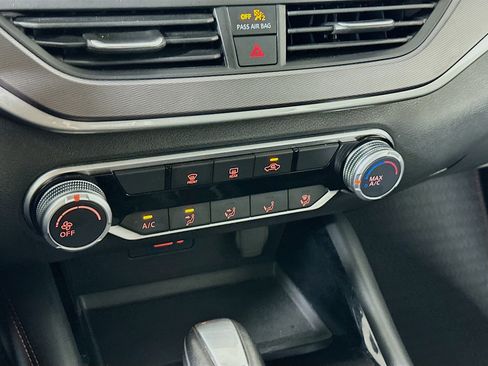 Used 2024 Nissan Altima 2.5 SR FWD image 22