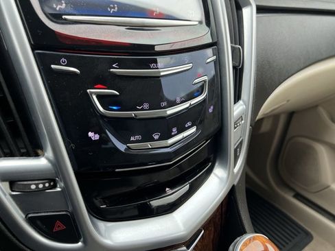 Used 2013 Cadillac SRX Luxury image 11