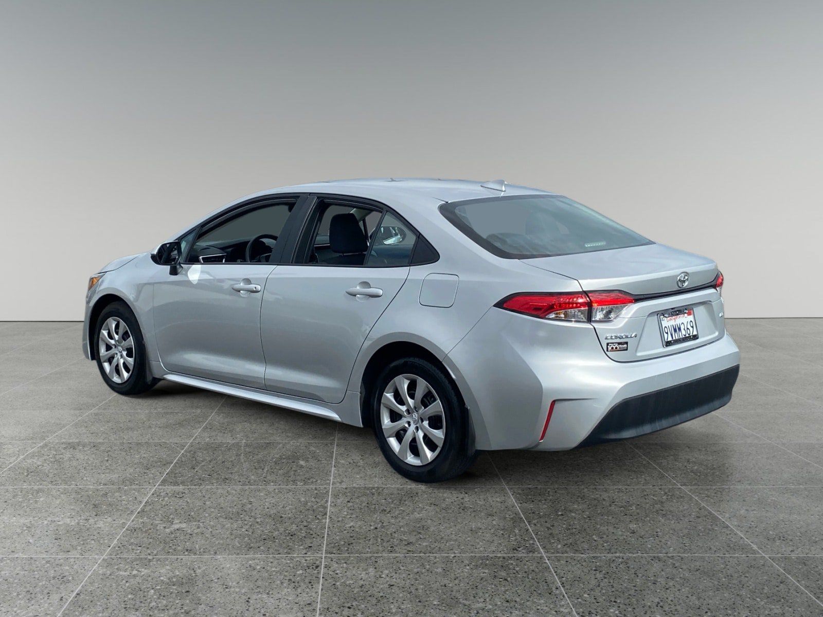 Used 2026 Toyota Corolla LE FWD image 3