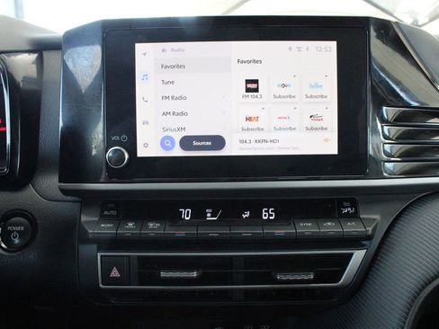 Certified 2025 Toyota Camry SE image 5