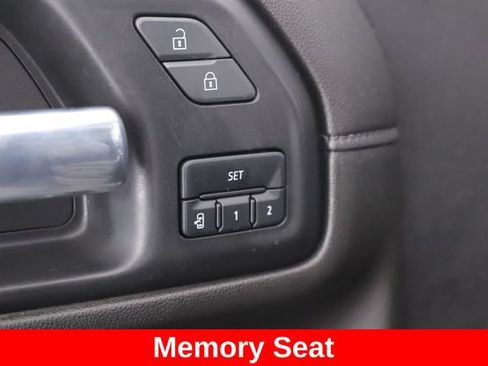 Used 2022 GMC Sierra 3500 Denali w/ Denali Black Diamond Edition AWD/4WD image 20