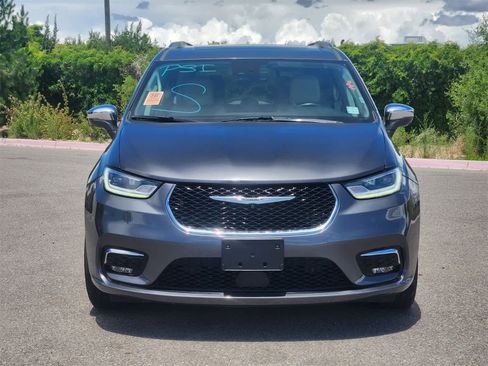 Used 2021 Chrysler Pacifica Limited w/ Premium & Safety Sphere Group image 2