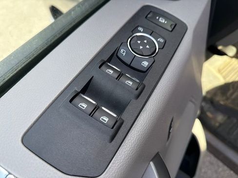 Used 2020 Ford F250 XLT w/ XLT Premium Package image 16