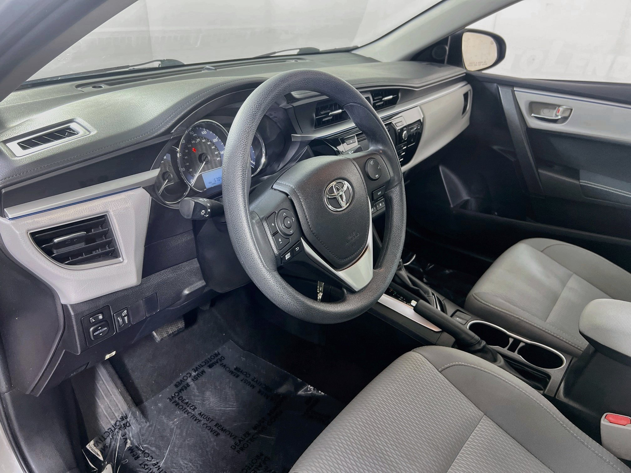 Used 2016 Toyota Corolla LE FWD image 9